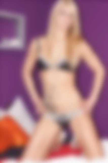 Curiosa_bisex image 2